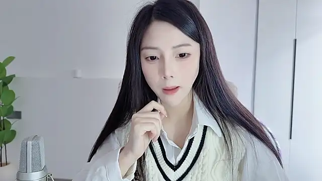 HaagenDazs  online show from December 4, 2025, 2:21 am