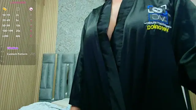 veronicaroose  online show from September 29, 2025, 12:54 pm