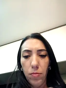 Snapshot of LunaZambrano chatting on February 25, 2025, 4:03 am LunaZambrano online show from February 25, 2025, 4:03 am