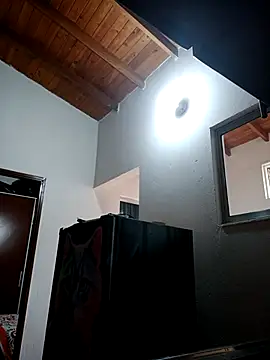 Snapshot of LunaZambrano chatting on September 18, 2025, 2:30 pm LunaZambrano online show from September 18, 2025, 2:30 pm