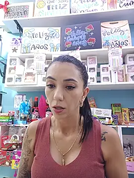 Snapshot of LunaZambrano chatting on June 18, 2026, 7:29 pm LunaZambrano online show from June 18, 2026, 7:29 pm