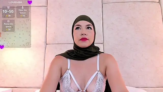 aisha vs online show from March 14, 2025, 3:14 pm