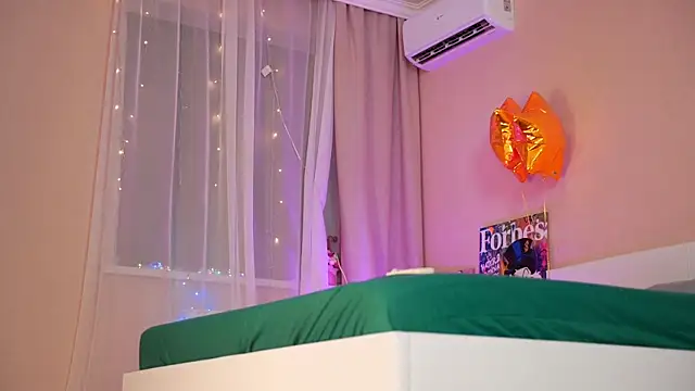 Snapshot of RosyEmily chatting on January 14, 2025, 1:26 am RosyEmily online show from January 14, 2025, 1:26 am