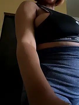 Snapshot of savagegal chatting on December 4, 2025, 11:41 am savagegal online show from December 4, 2025, 11:41 am