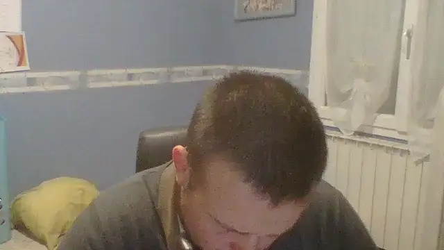 manubm03 online show from November 21, 2025, 6:06 pm