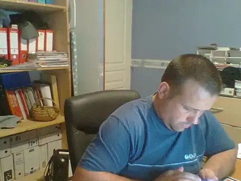 Snapshot of manubm03 chatting on June 29, 2026, 7:58 am manubm03 online show from June 29, 2026, 7:58 am