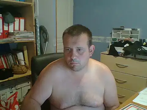 Snapshot of manubm03 chatting on July 9, 2026, 6:50 am manubm03 online show from July 9, 2026, 6:50 am