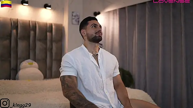 Snapshot of john_king29 chatting on November 6, 2025, 10:32 pm john king29 online show from November 6, 2025, 10:32 pm