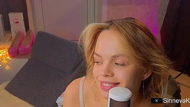 sinteas online show from December 4, 2025, 9:29 am