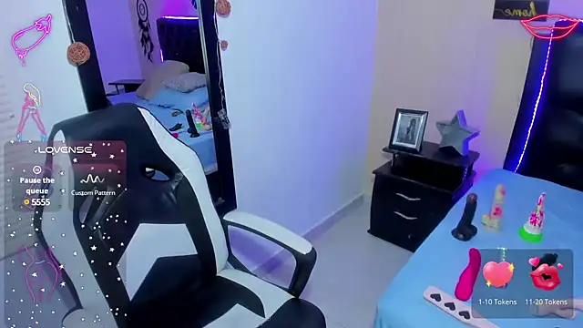 Snapshot of mila_katts chatting on January 22, 2025, 9:02 am mila katts online show from January 22, 2025, 9:02 am