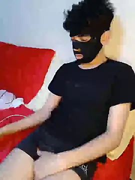 arabqueen online show from April 28, 2026, 7:52 pm