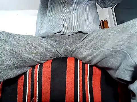 Snapshot of manan28 chatting on October 13, 2025, 12:49 pm manan28 online show from October 13, 2025, 12:49 pm