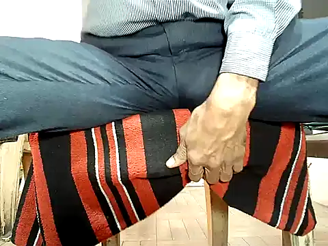 Snapshot of manan28 chatting on November 21, 2025, 6:45 am manan28 online show from November 21, 2025, 6:45 am