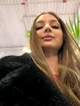 Snapshot of KrisMagnoly chatting on December 7, 2024, 4:14 pm KrisMagnoly online show from December 7, 2024, 4:14 pm