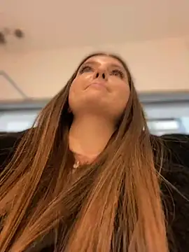 Snapshot of KrisMagnoly chatting on December 29, 2024, 6:05 pm KrisMagnoly online show from December 29, 2024, 6:05 pm