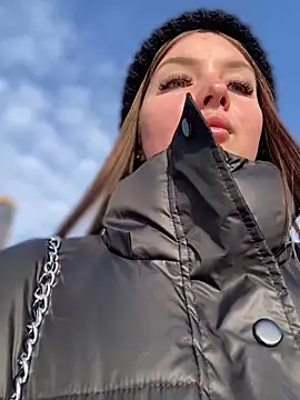 Snapshot of KrisMagnoly chatting on February 14, 2025, 11:31 am KrisMagnoly online show from February 14, 2025, 11:31 am