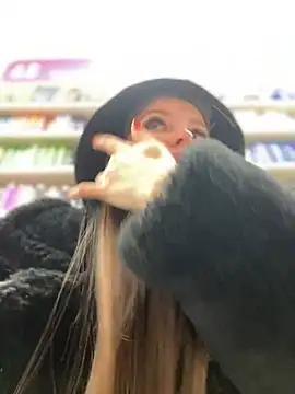 Snapshot of KrisMagnoly chatting on February 28, 2025, 11:58 am KrisMagnoly online show from February 28, 2025, 11:58 am