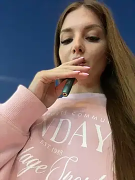 Snapshot of KrisMagnoly chatting on September 8, 2025, 5:23 pm KrisMagnoly online show from September 8, 2025, 5:23 pm