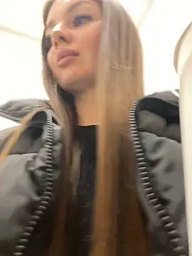 Snapshot of KrisMagnoly chatting on October 8, 2025, 5:21 pm KrisMagnoly online show from October 8, 2025, 5:21 pm