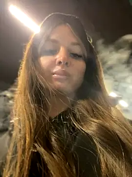 Snapshot of KrisMagnoly chatting on October 15, 2025, 4:40 pm KrisMagnoly online show from October 15, 2025, 4:40 pm