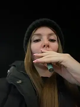 Snapshot of KrisMagnoly chatting on October 19, 2025, 5:35 pm KrisMagnoly online show from October 19, 2025, 5:35 pm