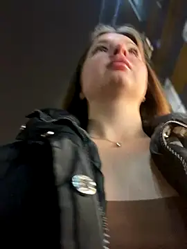 Snapshot of KrisMagnoly chatting on October 24, 2025, 5:20 pm KrisMagnoly online show from October 24, 2025, 5:20 pm