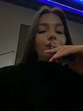 Snapshot of KrisMagnoly chatting on November 9, 2025, 3:10 pm KrisMagnoly online show from November 9, 2025, 3:10 pm