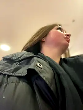 Snapshot of KrisMagnoly chatting on November 23, 2025, 5:24 pm KrisMagnoly online show from November 23, 2025, 5:24 pm