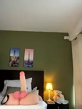 Antonellachic73 online show from February 19, 2025, 6:21 pm