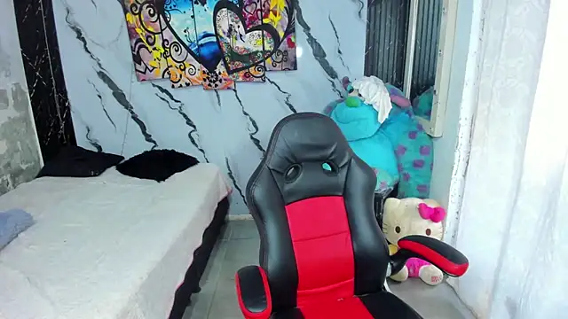 andromeda xx online show from December 18, 2025, 2:23 pm