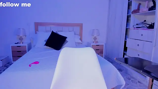 mia hank online show from February 13, 2025, 12:00 pm