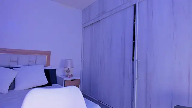 mia hank online show from February 22, 2025, 11:46 am