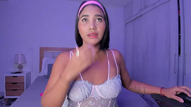 mia hank online show from March 10, 2025, 11:42 am