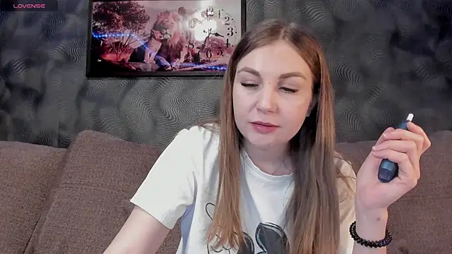 CassieMils online show from February 18, 2025, 12:39 pm