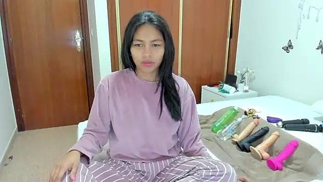 Honney sugar19 online show from December 4, 2025, 12:25 pm