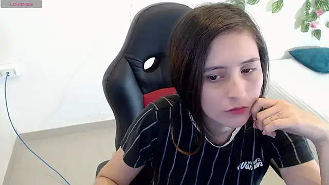 Snapshot of tania_sweet__ chatting on December 18, 2024, 1:48 am tania sweet online show from December 18, 2024, 1:48 am