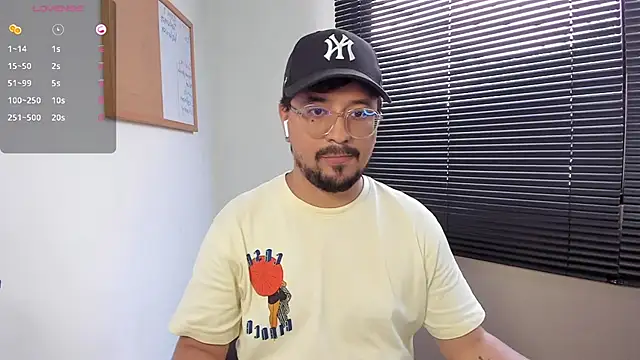 Snapshot of DaviidEvans_ chatting on December 6, 2024, 5:33 pm DaviidEvans online show from December 6, 2024, 5:33 pm