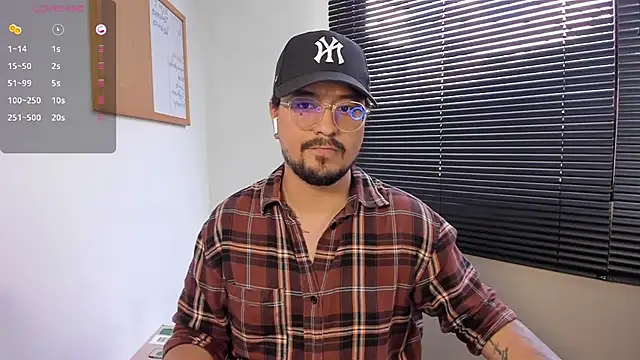 Snapshot of DaviidEvans_ chatting on December 7, 2024, 6:37 pm DaviidEvans online show from December 7, 2024, 6:37 pm