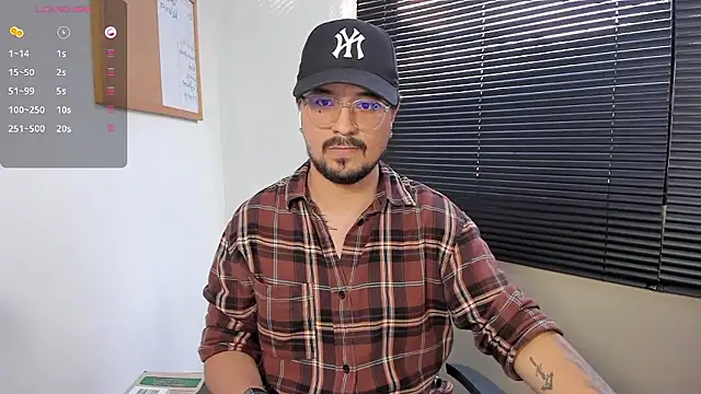 Snapshot of DaviidEvans_ chatting on December 7, 2024, 9:55 pm DaviidEvans online show from December 7, 2024, 9:55 pm