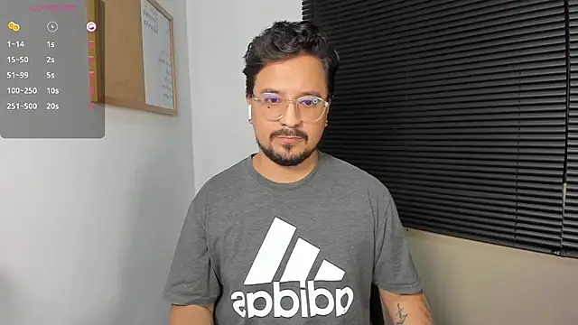 Snapshot of DaviidEvans_ chatting on December 10, 2024, 3:30 am DaviidEvans online show from December 10, 2024, 3:30 am