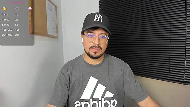 Snapshot of DaviidEvans_ chatting on December 10, 2024, 6:33 am DaviidEvans online show from December 10, 2024, 6:33 am