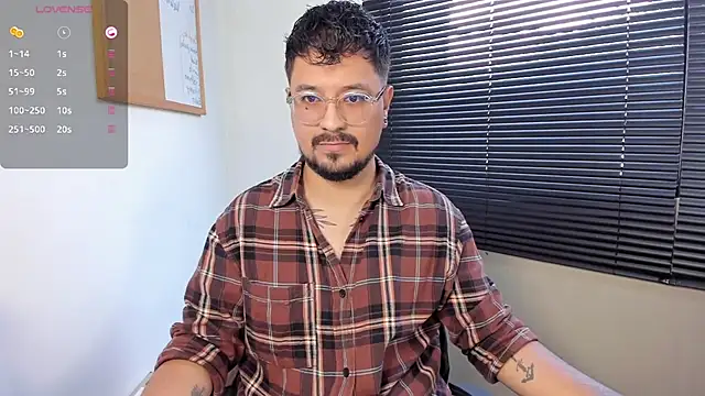 Snapshot of DaviidEvans_ chatting on December 12, 2024, 2:11 pm DaviidEvans online show from December 12, 2024, 2:11 pm