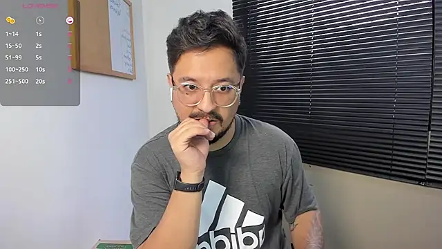 Snapshot of DaviidEvans_ chatting on December 17, 2024, 10:22 pm DaviidEvans online show from December 17, 2024, 10:22 pm