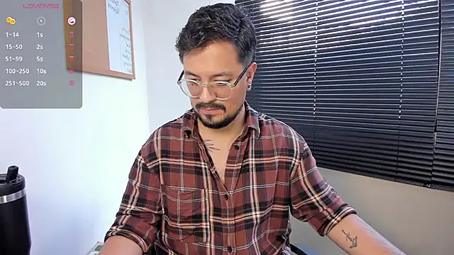 Snapshot of DaviidEvans_ chatting on December 19, 2024, 8:13 pm DaviidEvans online show from December 19, 2024, 8:13 pm