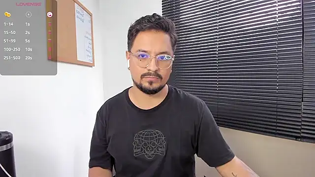 Snapshot of DaviidEvans_ chatting on December 21, 2024, 8:32 pm DaviidEvans online show from December 21, 2024, 8:32 pm