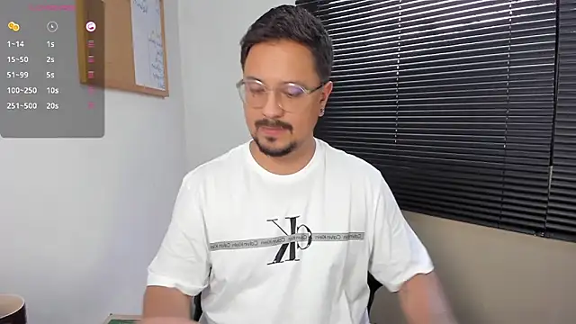 Snapshot of DaviidEvans_ chatting on December 30, 2024, 8:47 pm DaviidEvans online show from December 30, 2024, 8:47 pm