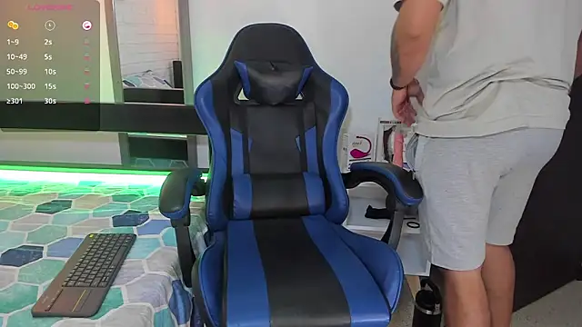 Snapshot of DaviidEvans_ chatting on October 4, 2025, 1:20 pm DaviidEvans online show from October 4, 2025, 1:20 pm