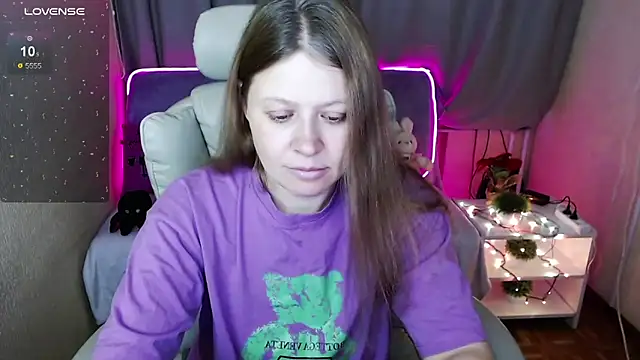 alekasamui online show from January 6, 2025, 4:26 am