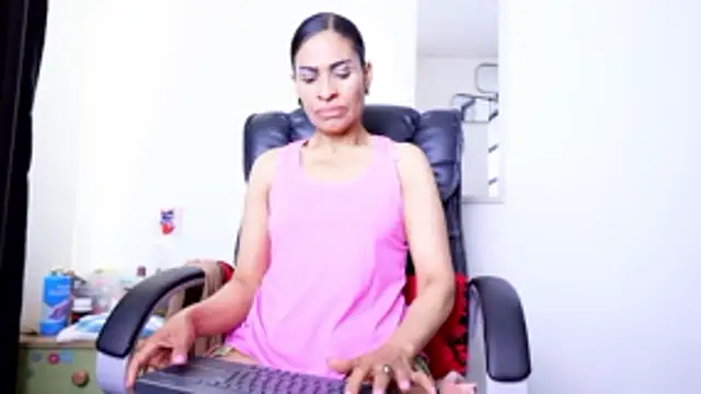 Snapshot of Aries_Mature chatting on May 24, 2026, 3:39 pm Aries Mature online show from May 24, 2026, 3:39 pm