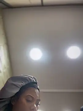 Snapshot of Tayra_Siny chatting on October 5, 2025, 1:20 pm Tayra Siny online show from October 5, 2025, 1:20 pm